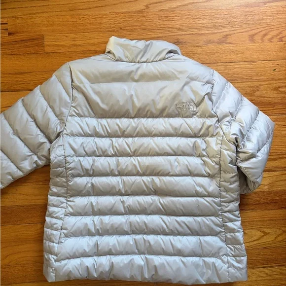 The North Face Women's Light Gray Puffer Jacket - Picture 2 of 4